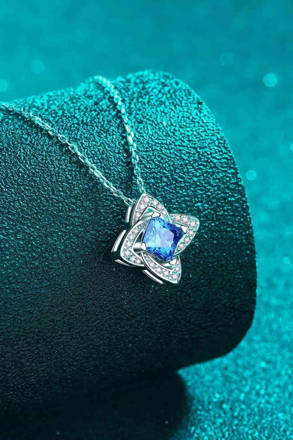 1 Carat Moissanite Floral Pendant Necklace - Clothes For Her Online Store