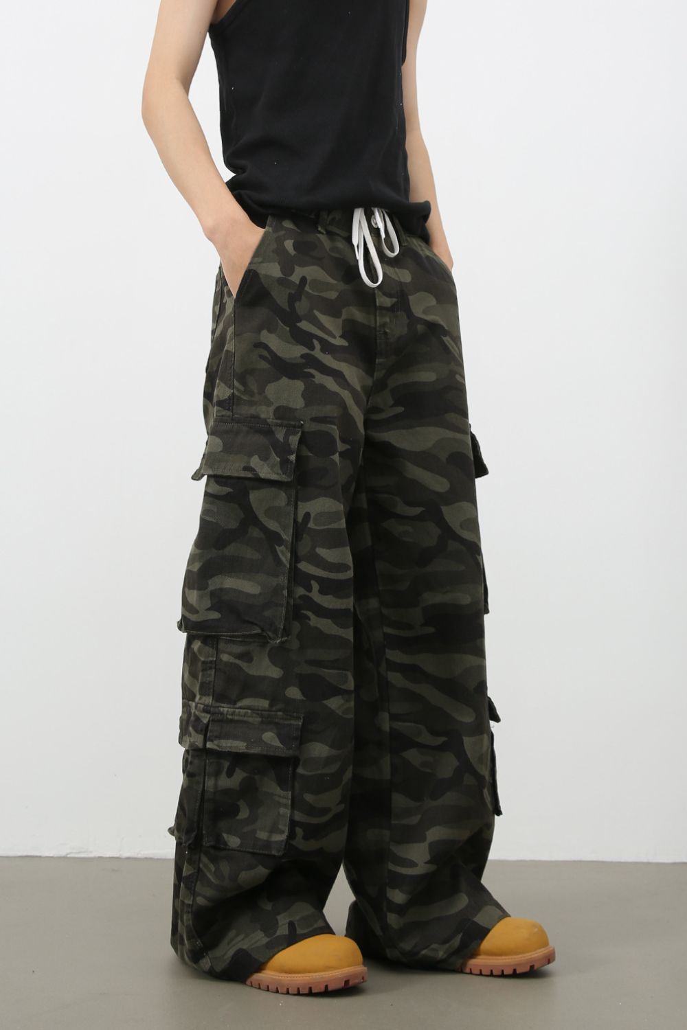 Men's Camouflage Wide Leg Jeans with Cargo Pockets - Clothes For Her Online Store
