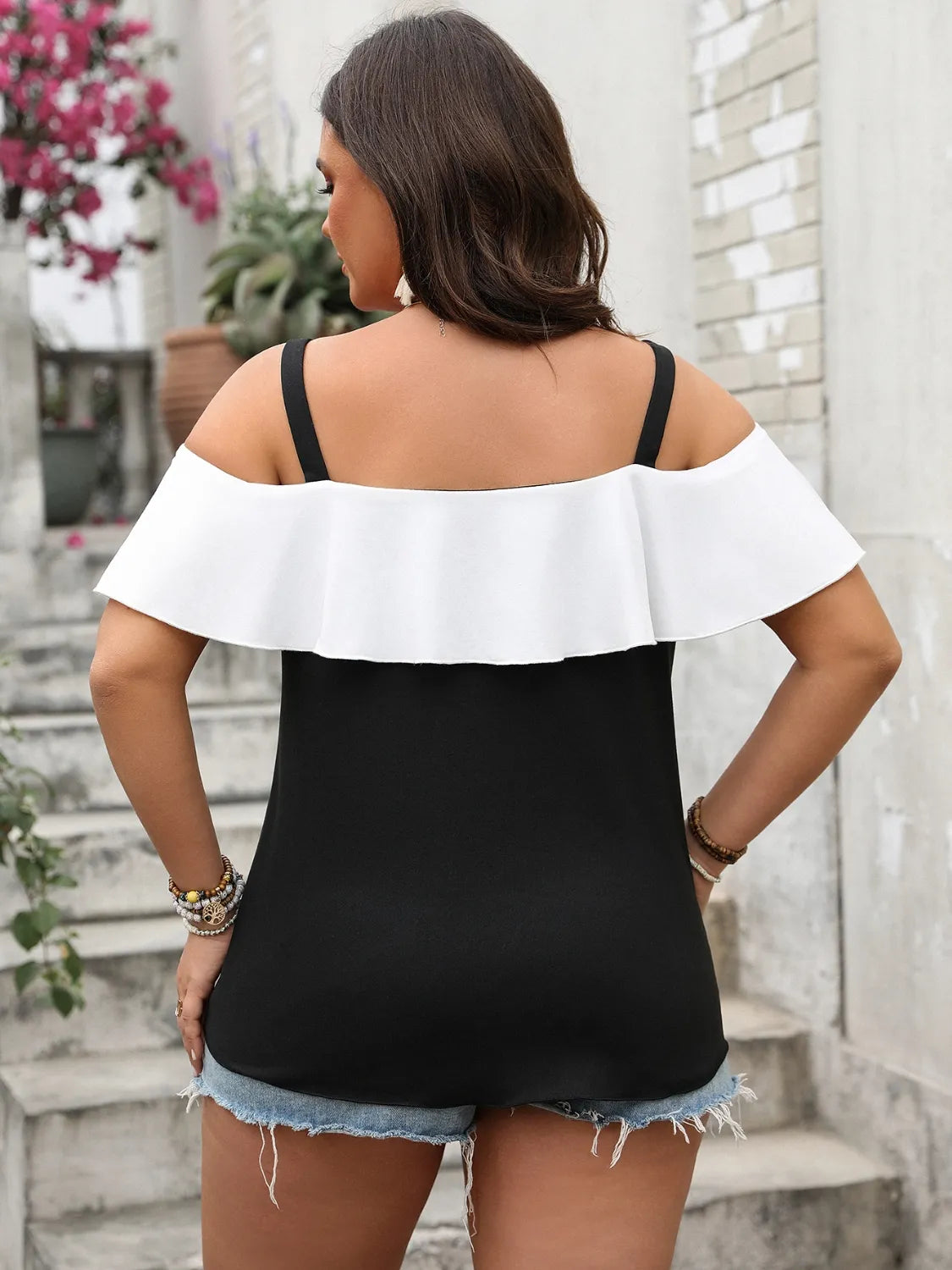Plus Size Ruffled Contrast Short Sleeve Blouse