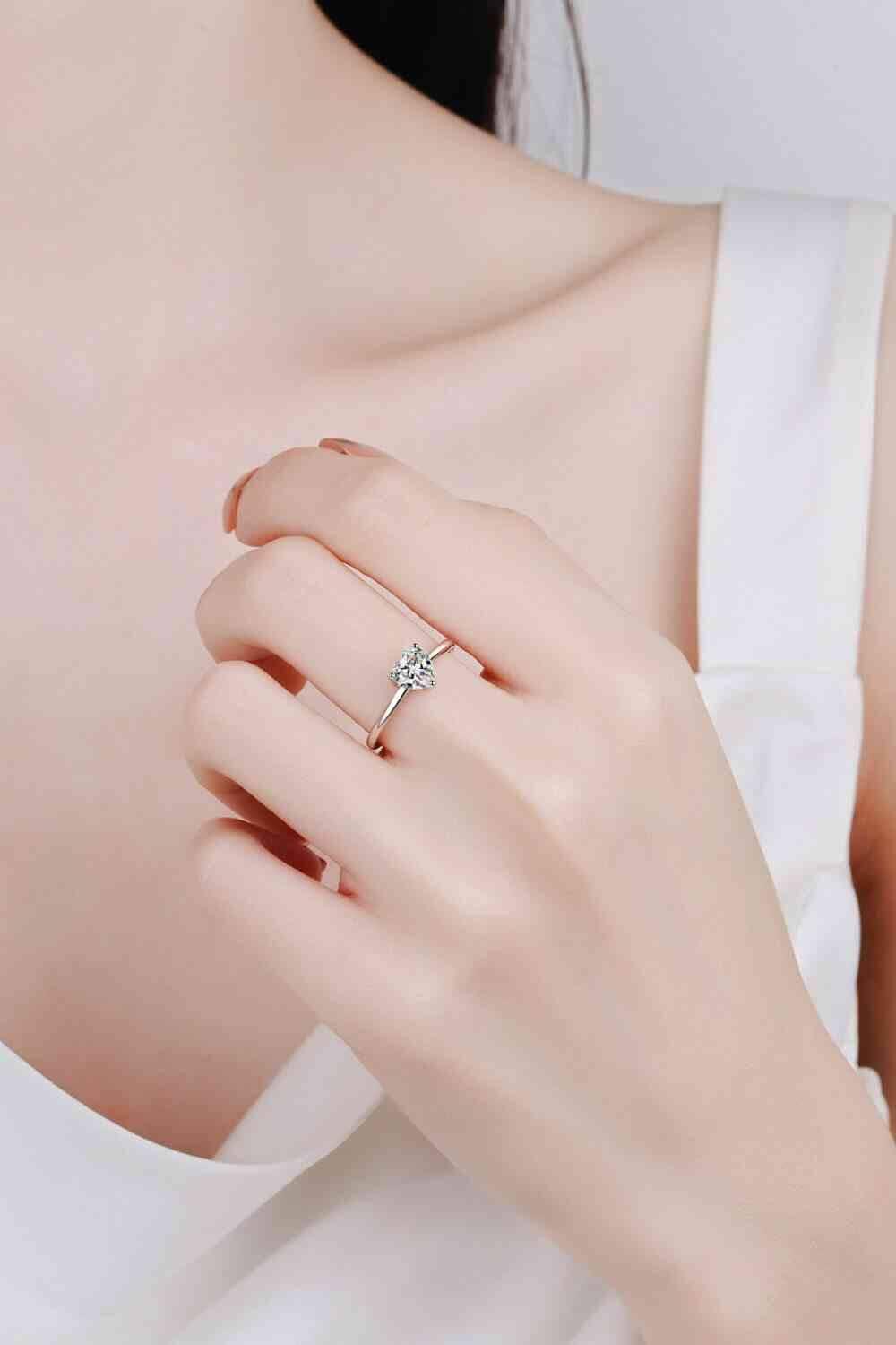 925 Sterling Silver Heart-Shaped Moissanite Solitaire Ring - Clothes For Her Online Store