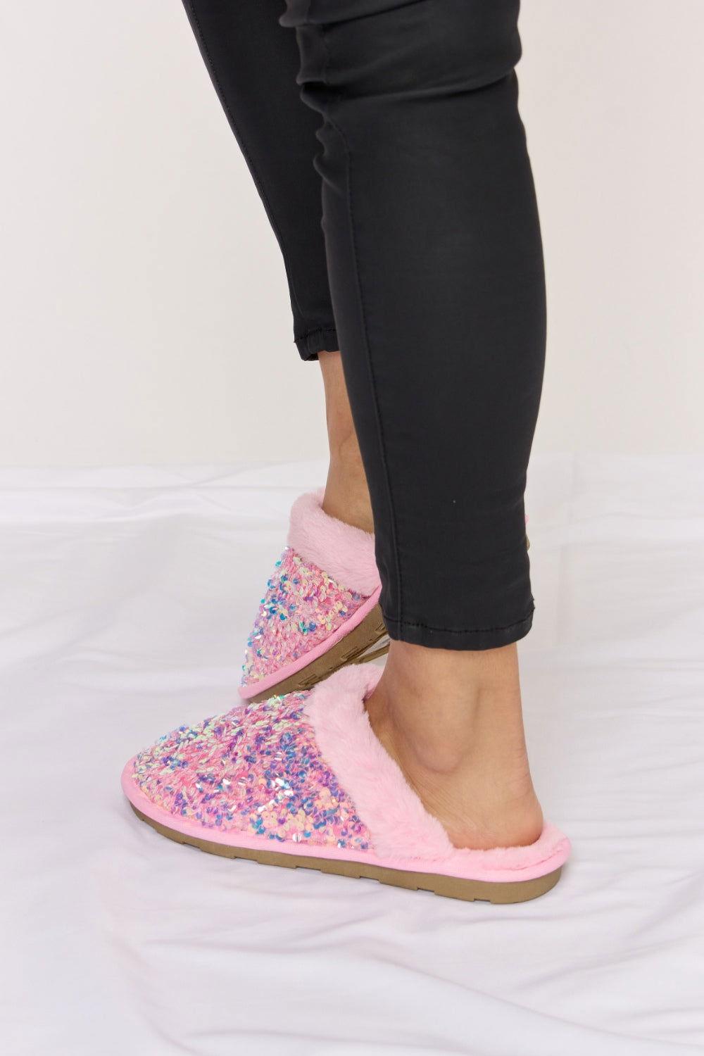 Forever Link Sequin Plush Round Toe Slippers - Clothes For Her Online Store