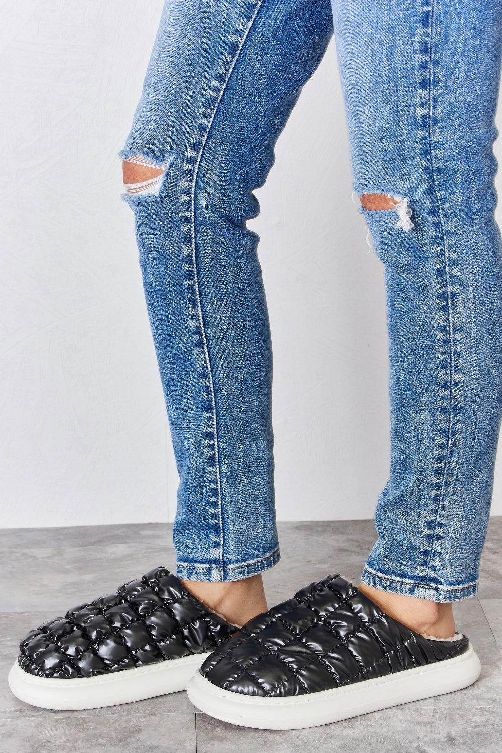 Melody Puffer Plush Slippers - Clothes For Her Online Store
