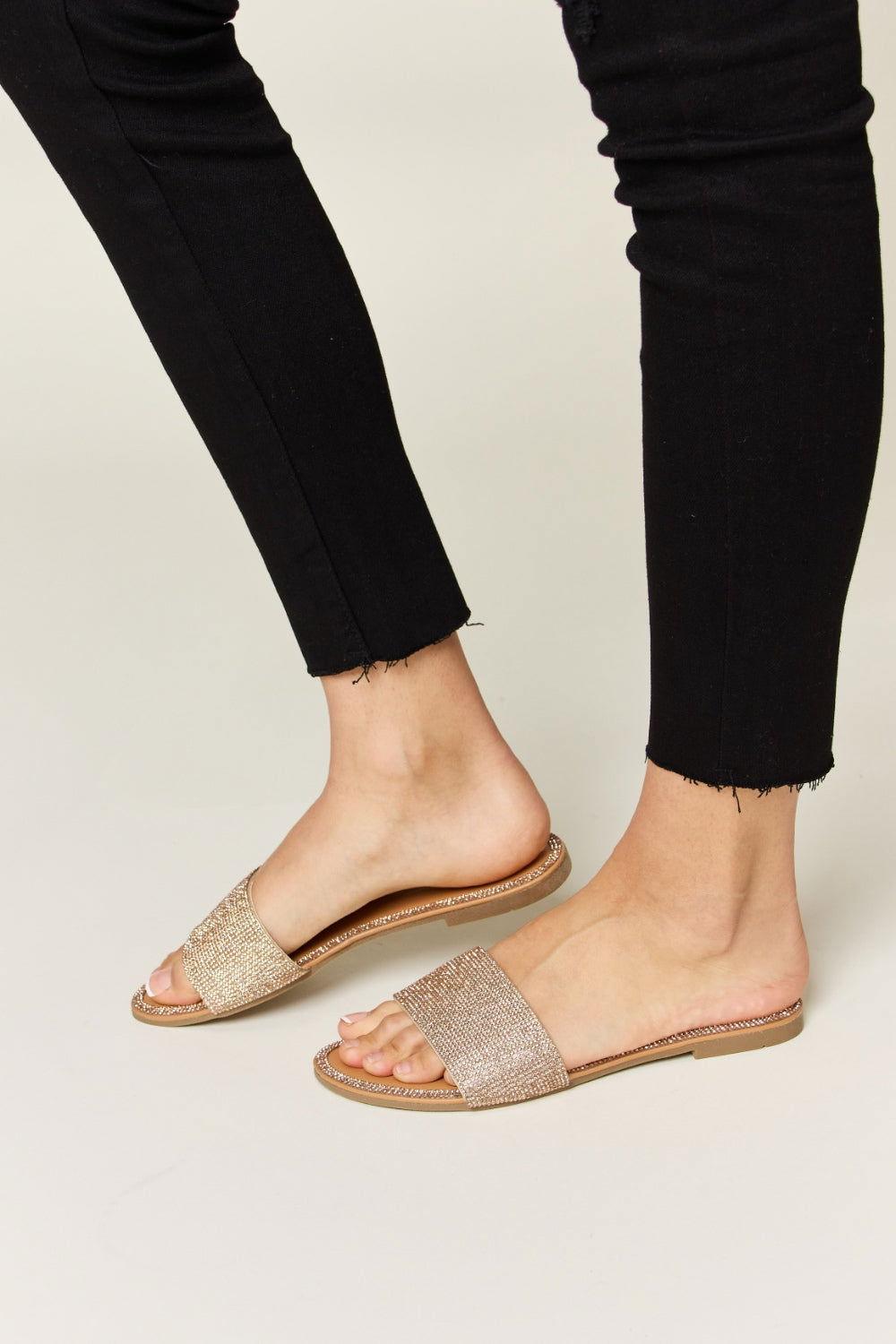 WILD DIVA Rhinestone Open Toe Flat Sandals - Clothes For Her Online Store