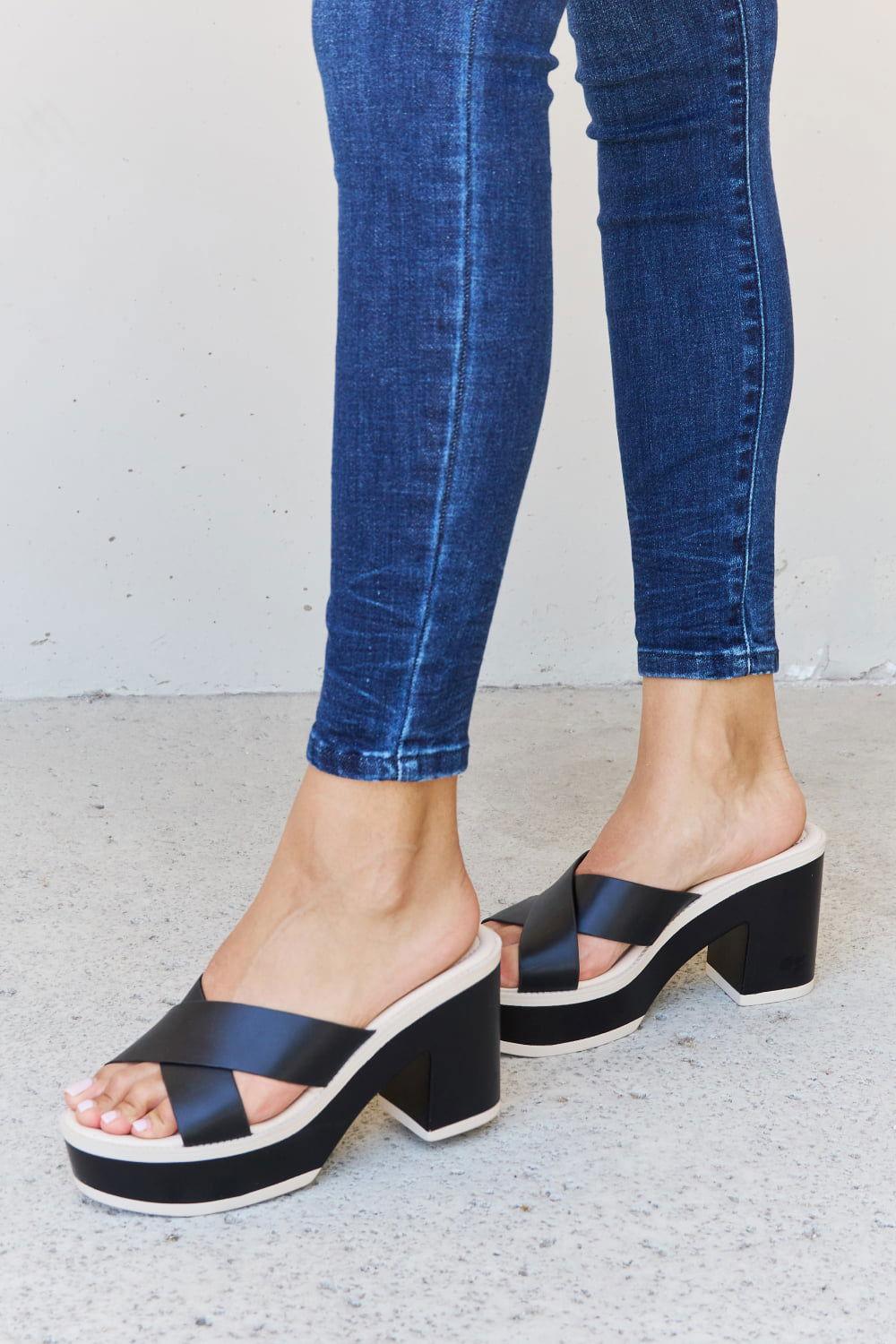 Weeboo Cherish The Moments Contrast Platform Sandals in Black - Clothes For Her Online Store