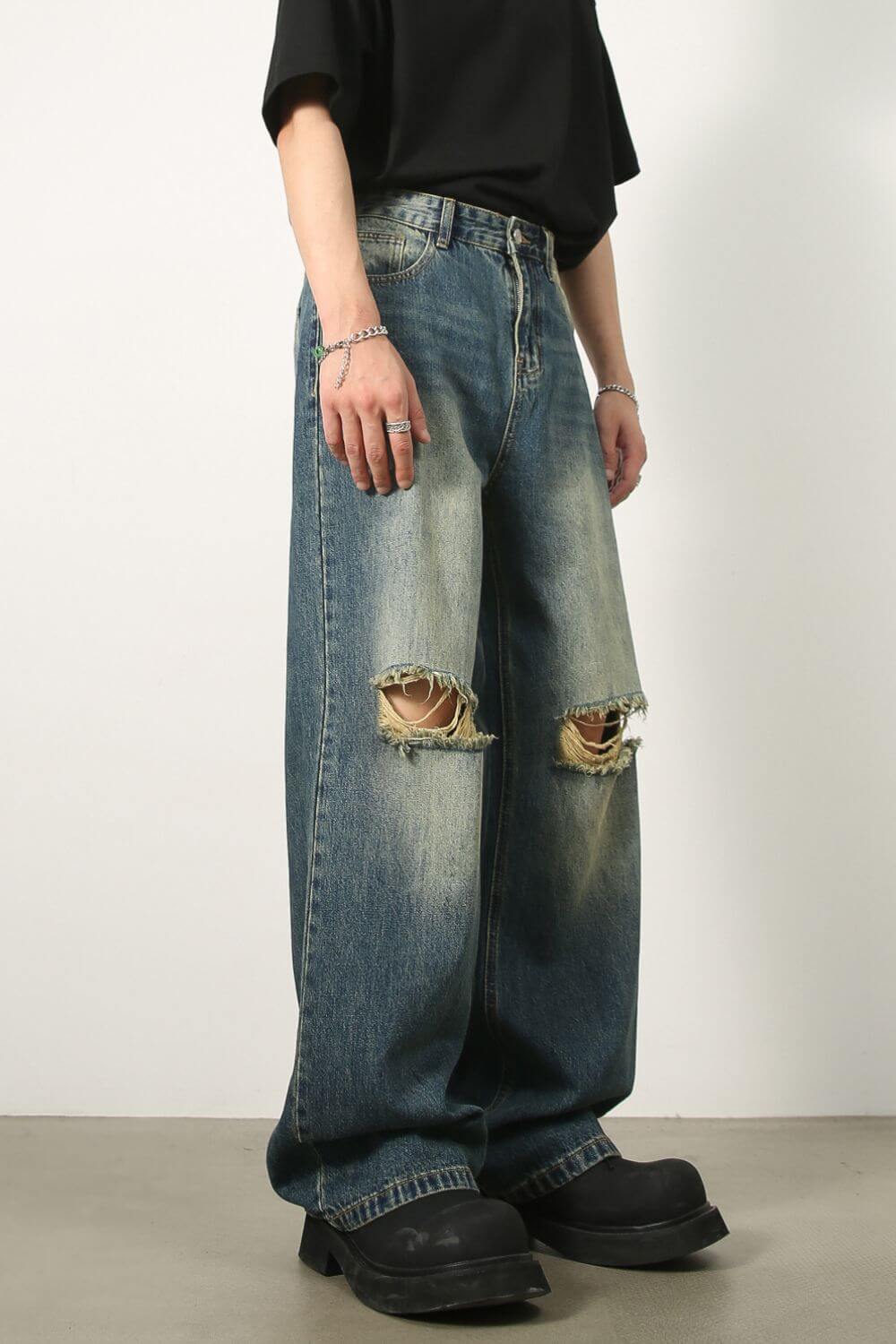 Men's Distressed Baggy Jeans