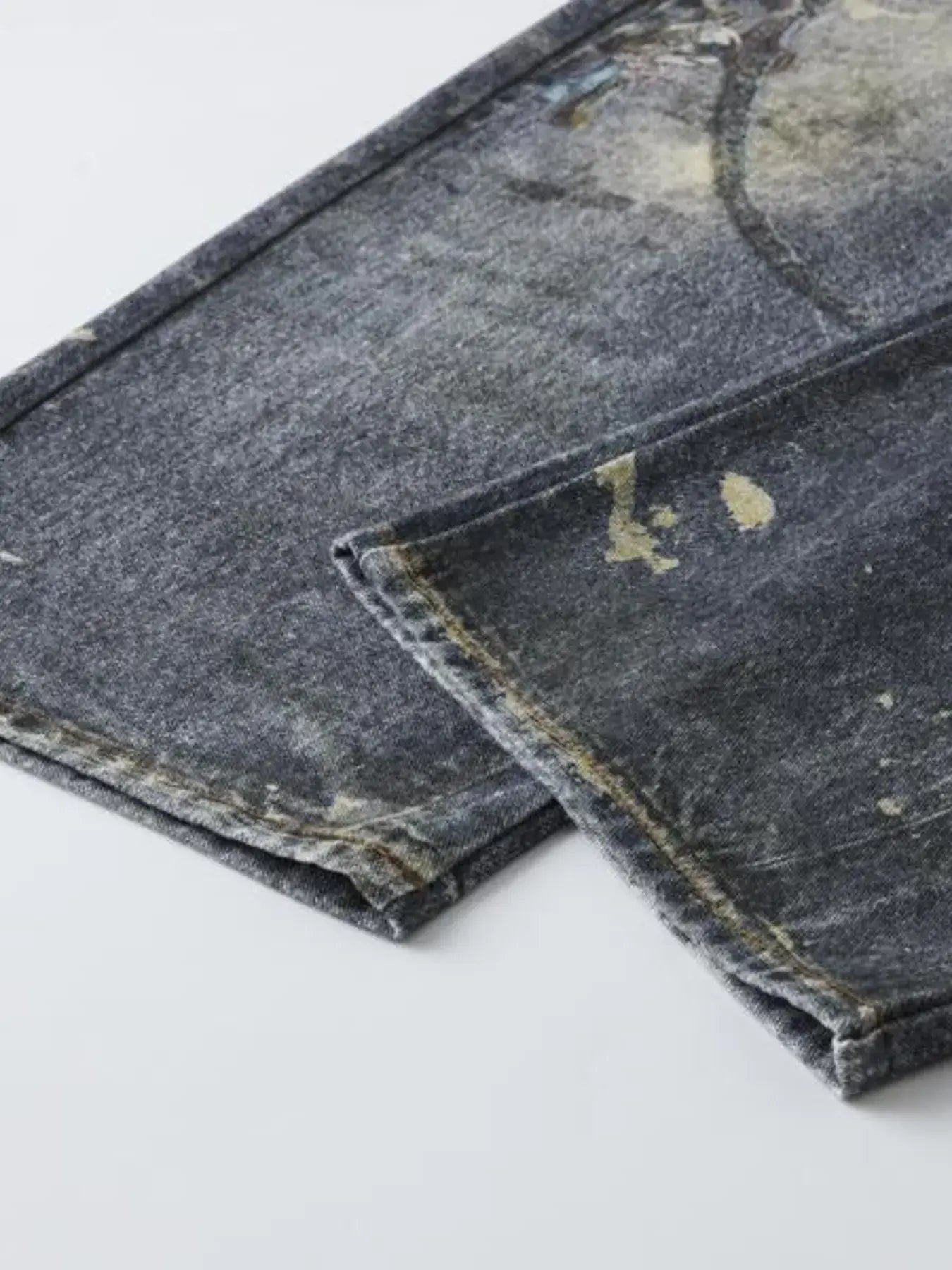 Men's Distressed Printed Wide Leg Jeans