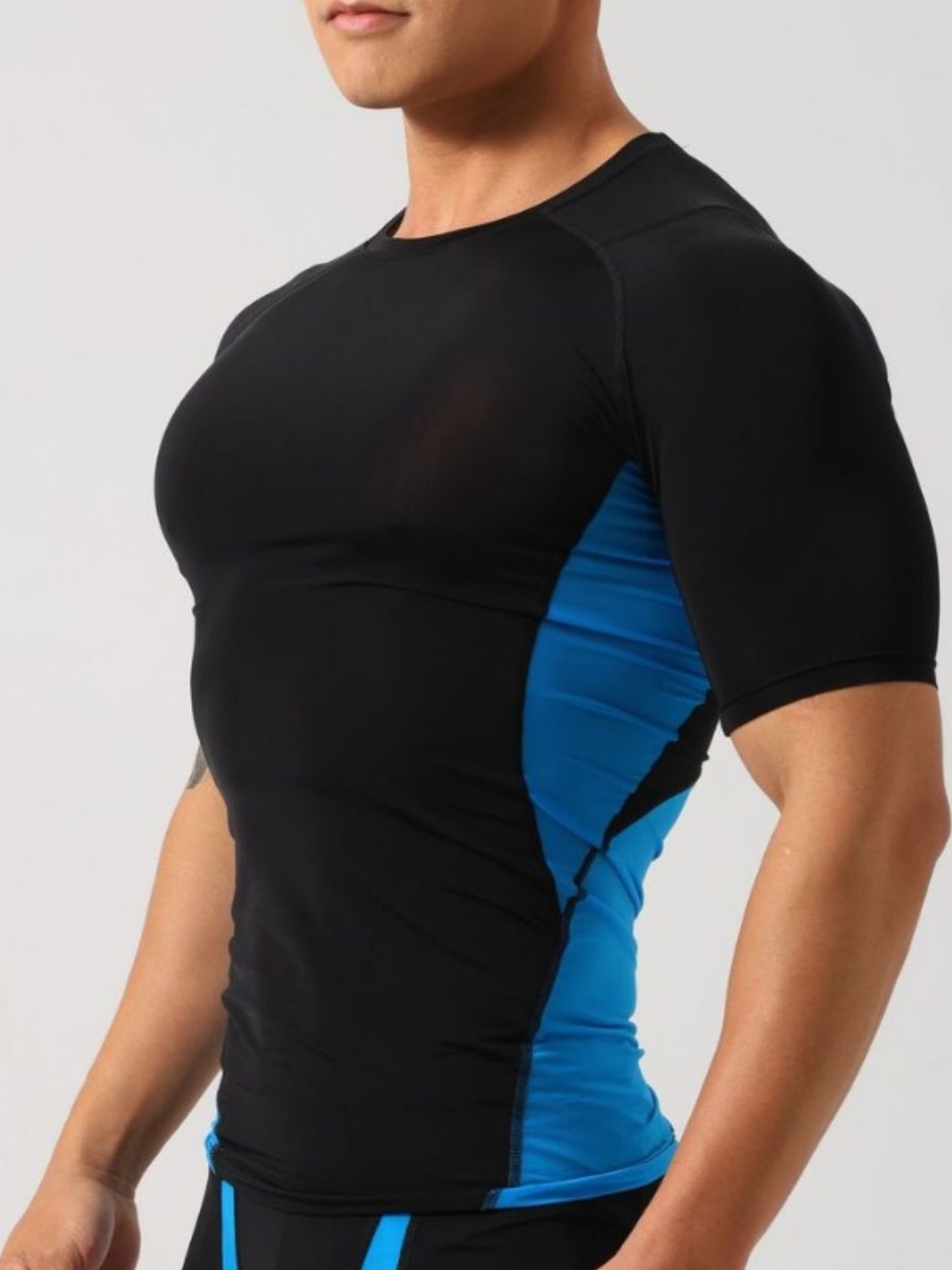 Men's Contrast Round Neck Short Sleeve T-Shirt