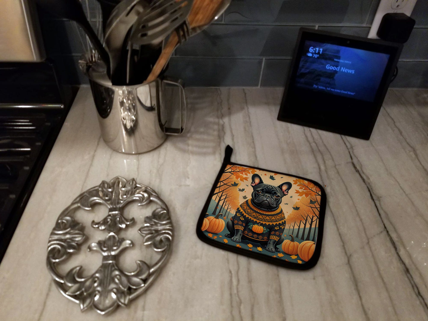 Black French Bulldog Fall Pair of Pot Holders Kitchen Heat Resistant Pot Holders Sets Oven Hot Pads for Cooking Baking BBQ, 7 1/2 x 7 1/2