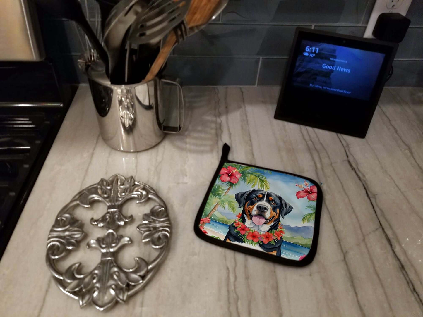 Greater Swiss Mountain Dog Luau Pair of Pot Holders Kitchen Heat Resistant Pot Holders Sets Oven Hot Pads for Cooking Baking BBQ, 7 1/2 x 7 1/2