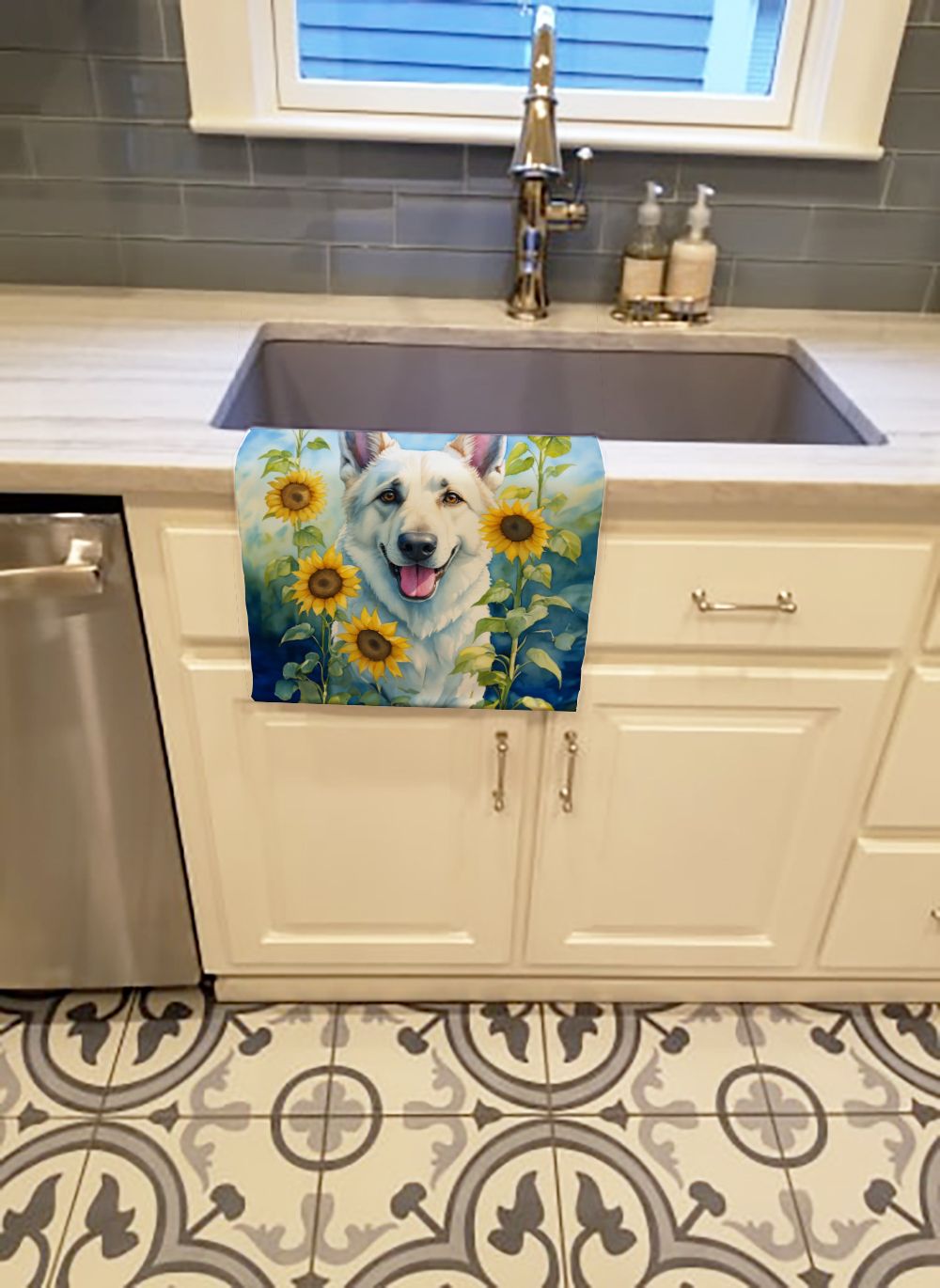 White German Shepherd in Sunflowers Kitchen Towel Dish Cloths Guest Hand Towel Decorative Bathroom Towel for Face,Tea, Dishcloth, Kitchen and Bath