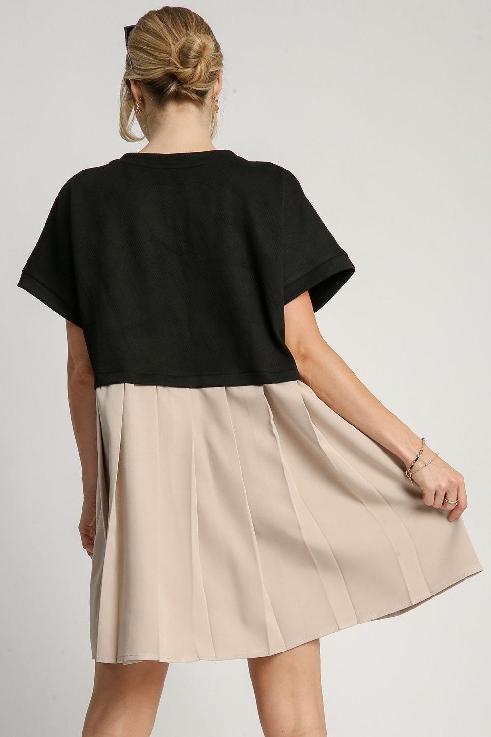 Umgee Full Size Round Neck Pleated Dress with Side Pockets Plus Size - Clothes For Her Online Store