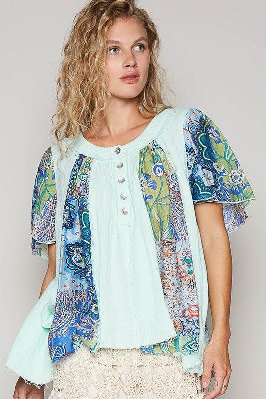 POL Printed Frayed Hem Half Button Short Sleeve Blouse