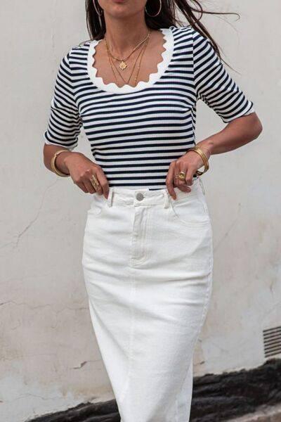 Striped Contrast Scallop Trim Half Sleeve T-shirt