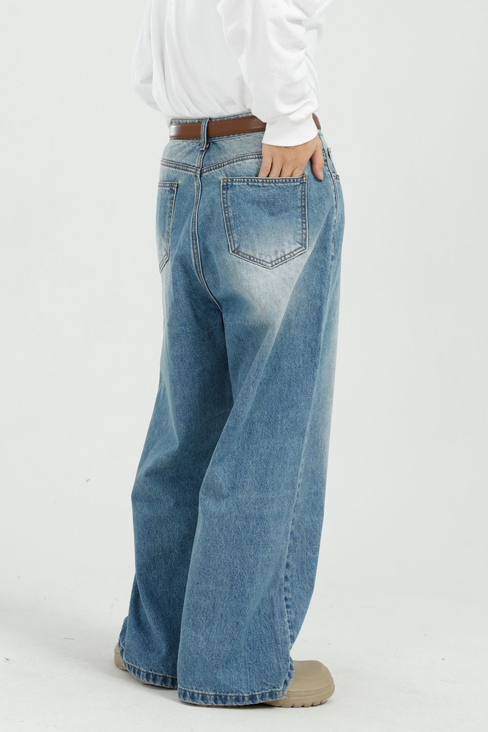 Wide Leg Jeans with Pockets