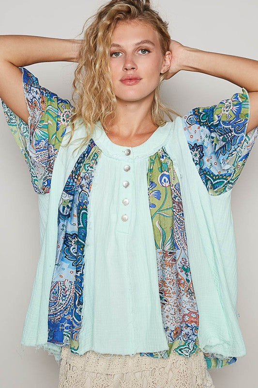 POL Printed Frayed Hem Half Button Short Sleeve Blouse