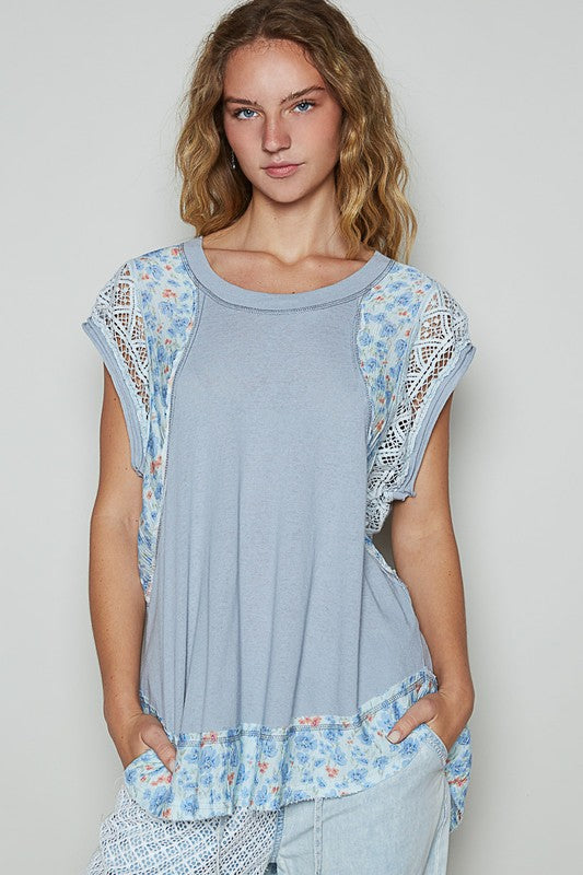 POL Floral Frayed Hem Crochet Cap Sleeve Top