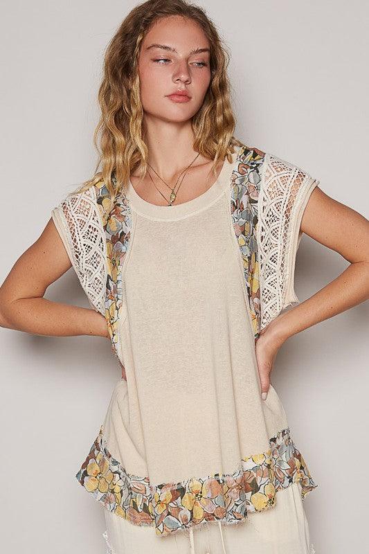 POL Floral Frayed Hem Crochet Cap Sleeve Top