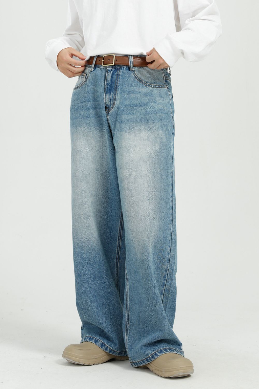 Wide Leg Jeans with Pockets