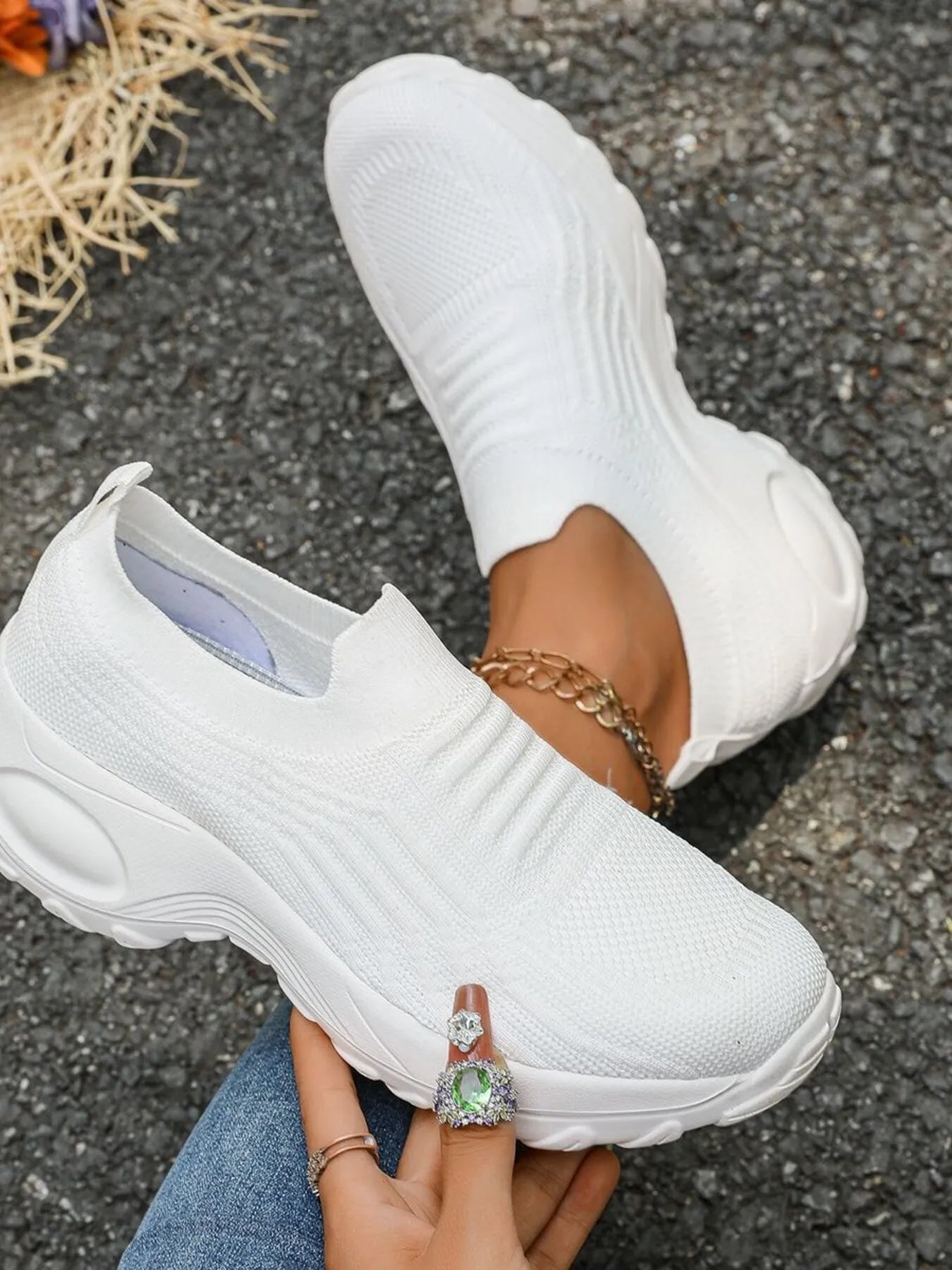 Round Toe Mesh Sneakers