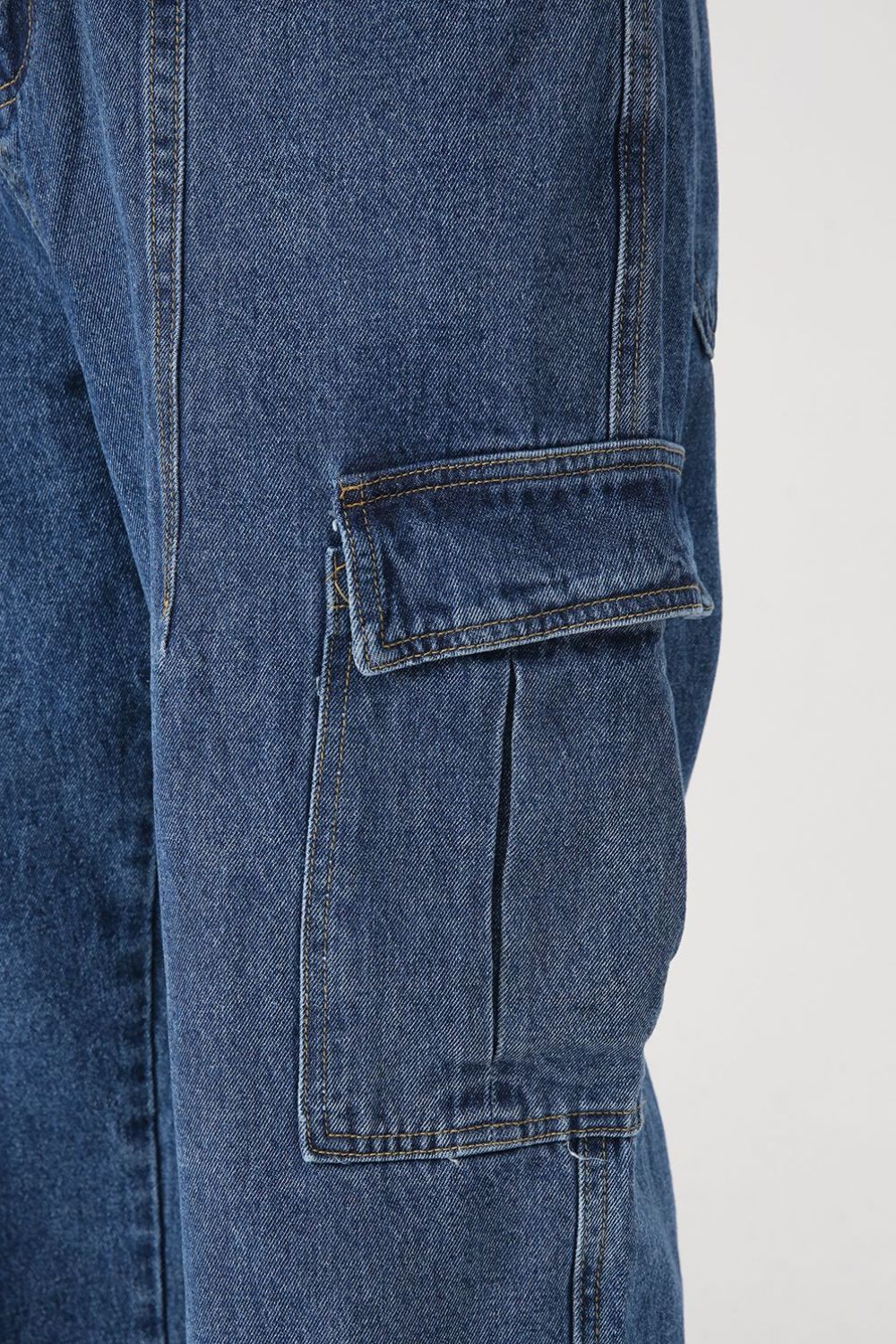 Wide Leg Jeans with Pockets
