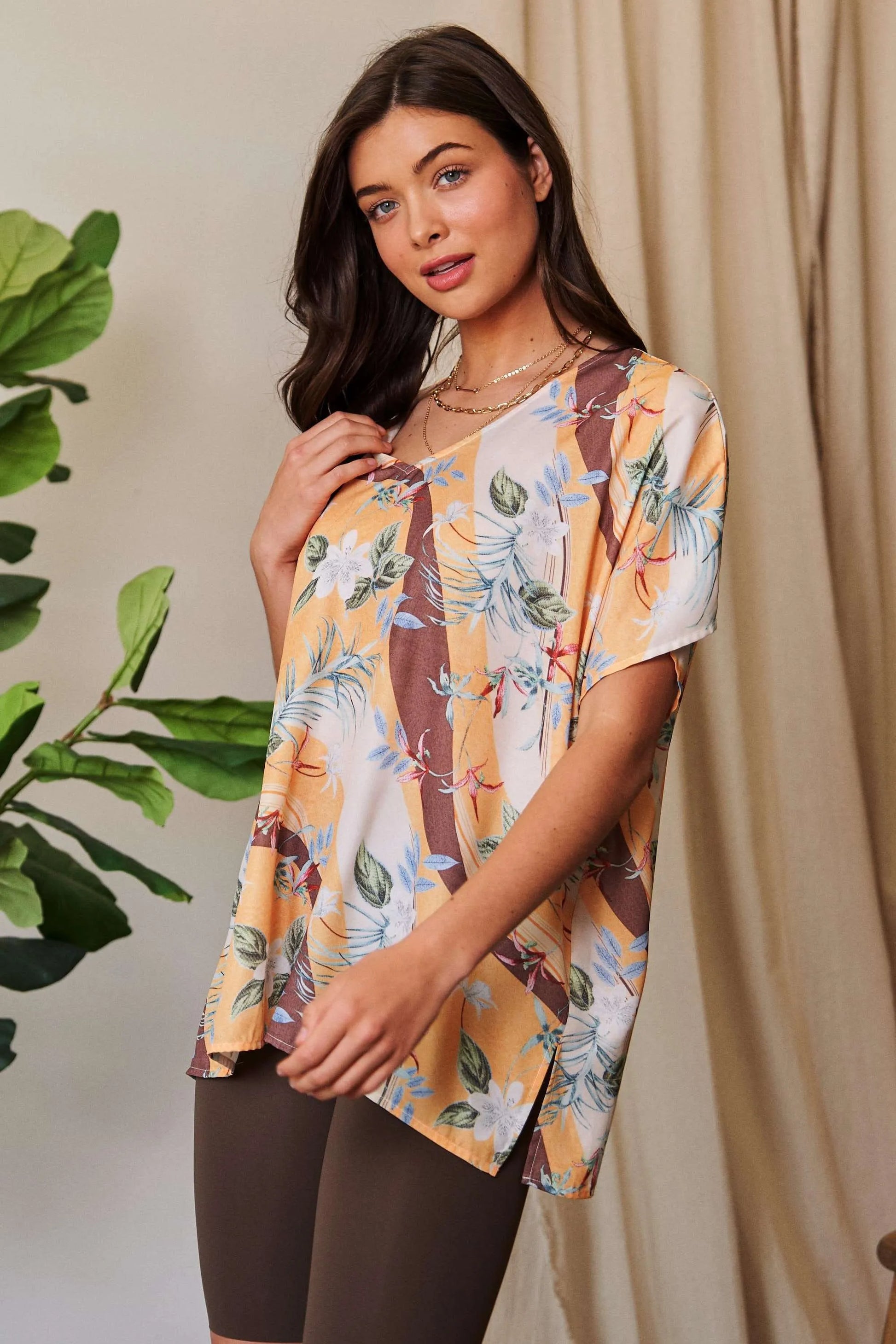 Davi & Dani Floral Printed V Neck Short Sleeve Loose Fit Top