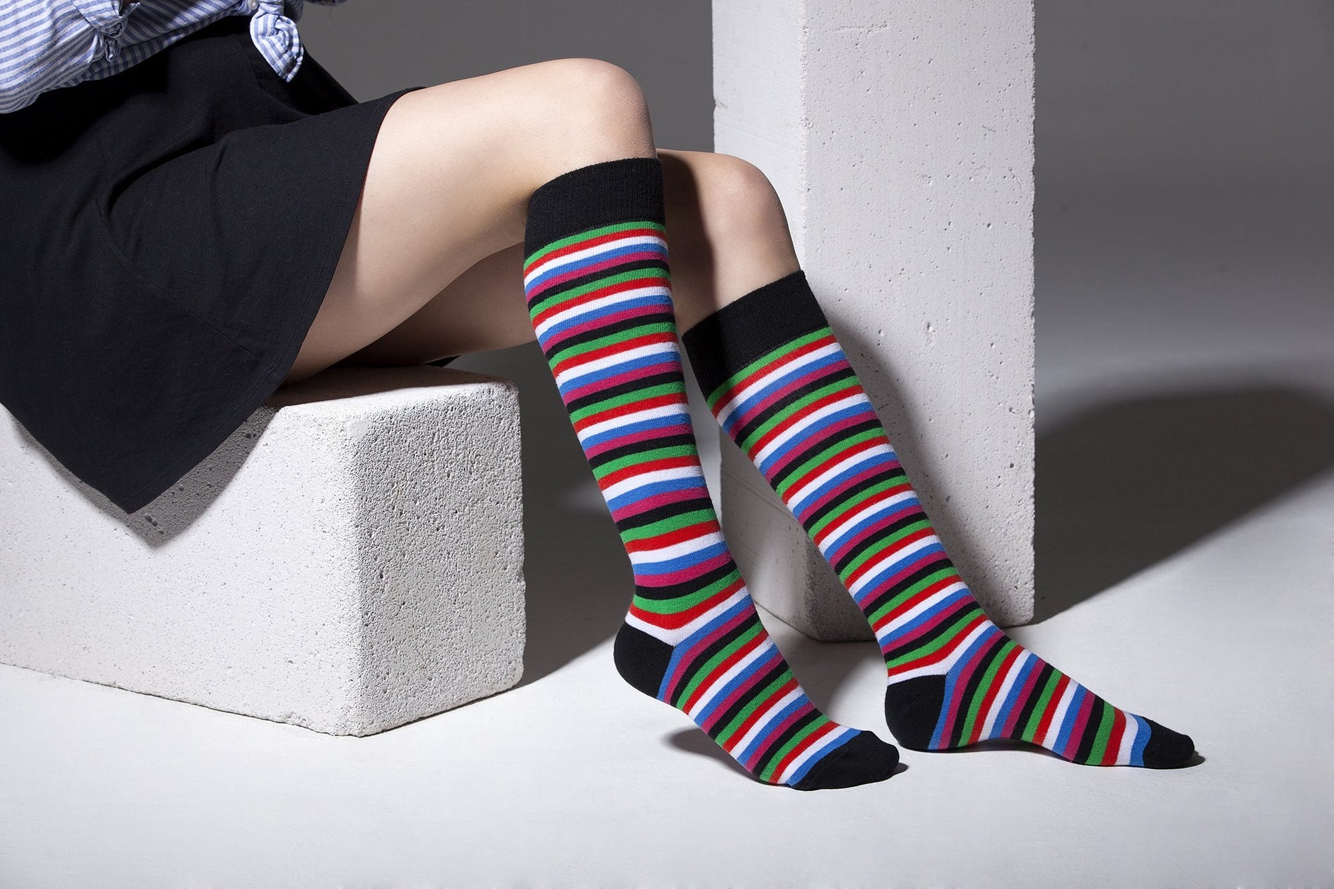 Women's Blackish Stripe Knee High Socks