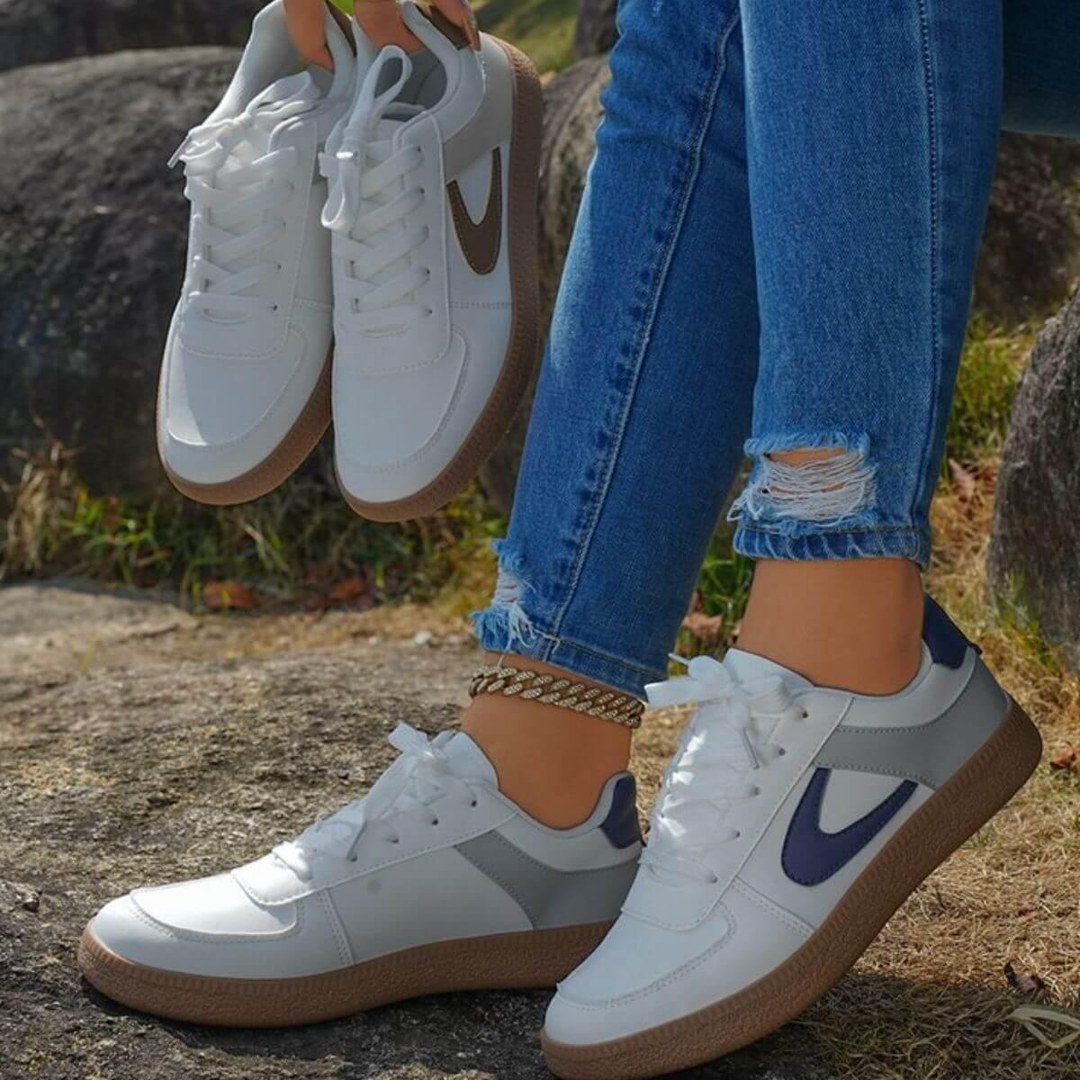 Contrast Round Toe Lace Up Sneakers