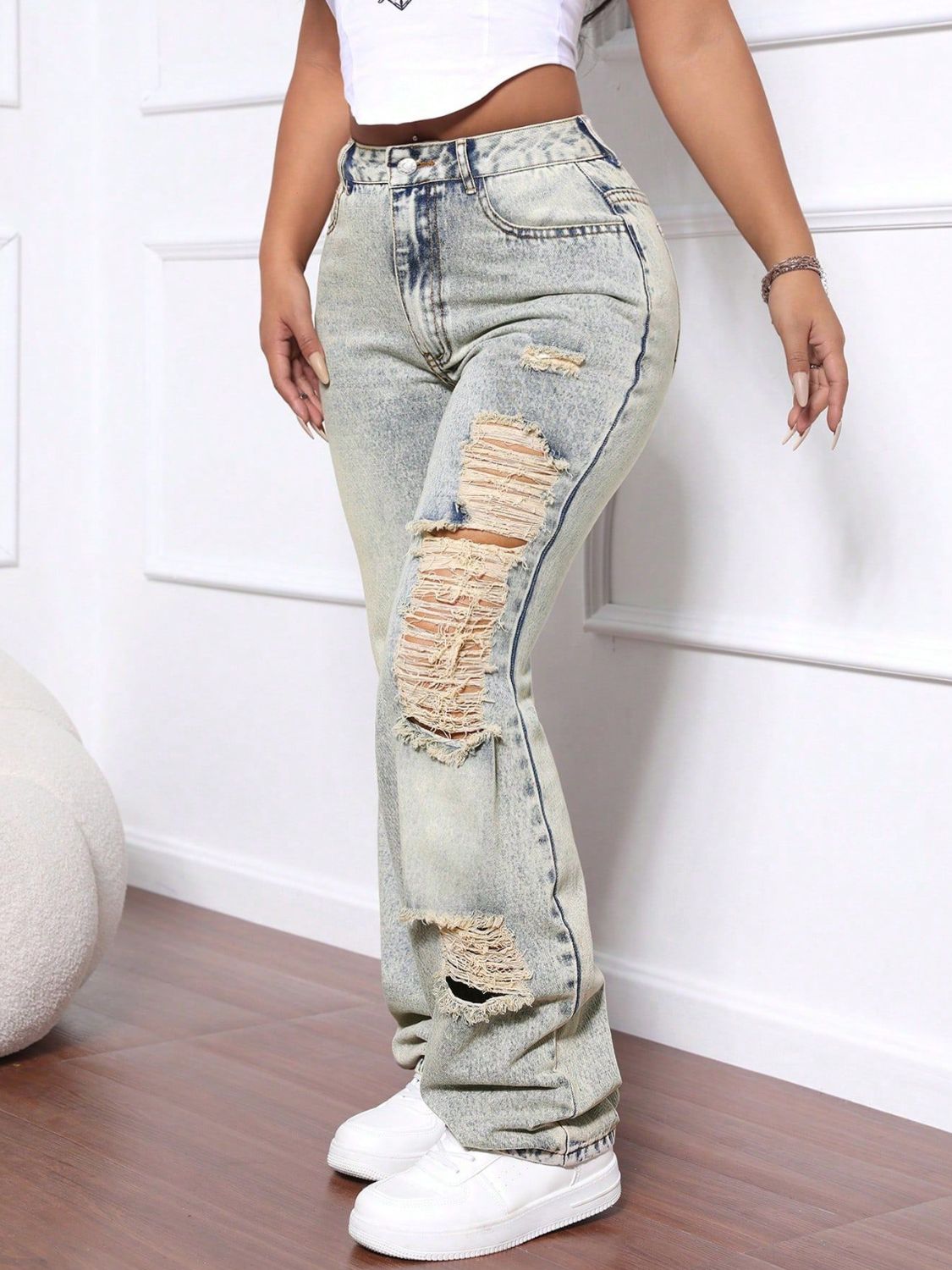 Distressed High Waist Jeans