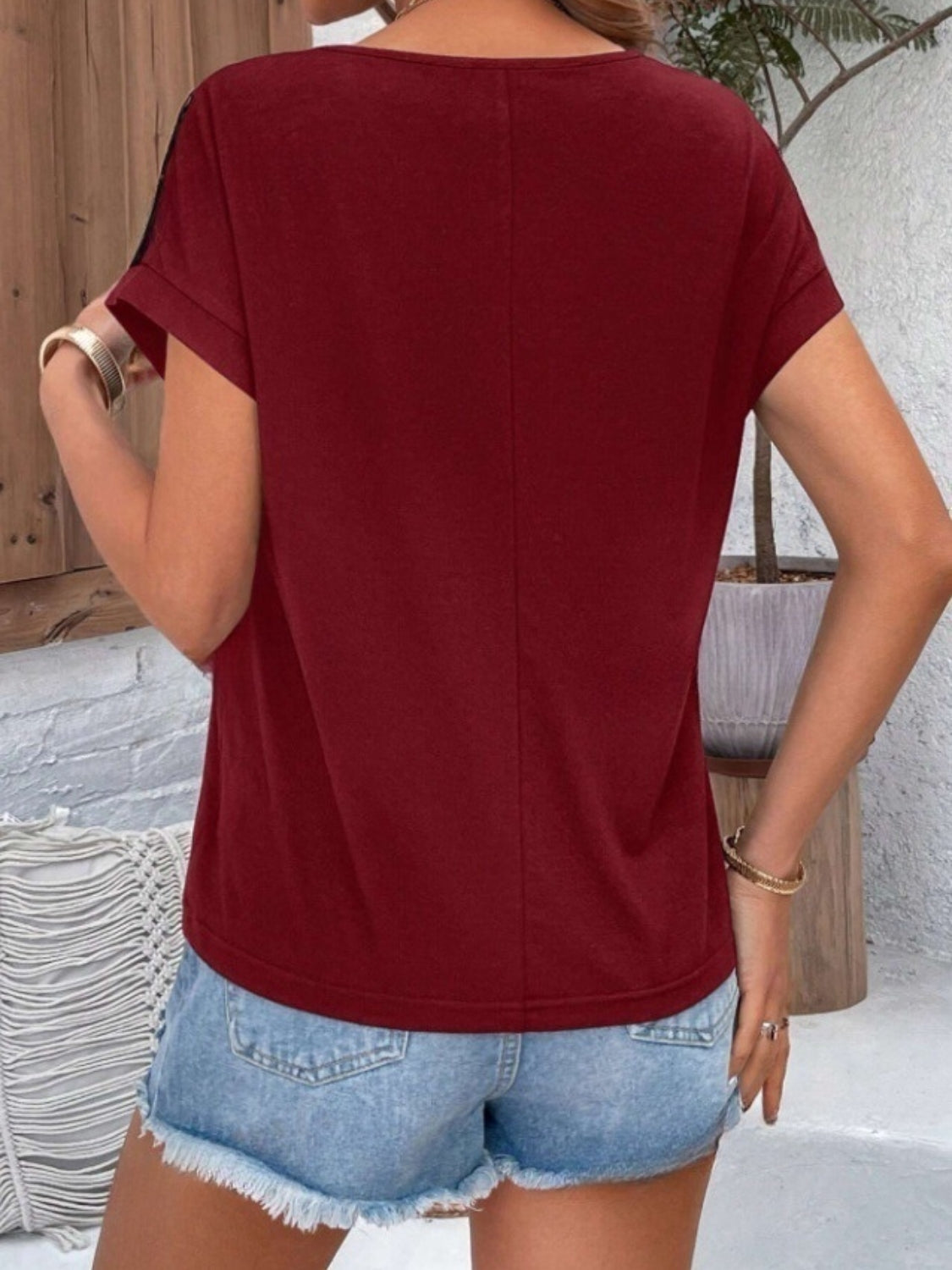 Contrast Lace Round Neck Short Sleeve Blouse