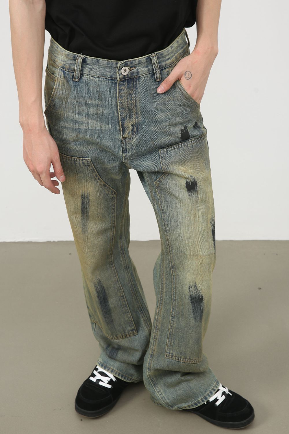 Men's Mid Rise Loose Fit Jeans