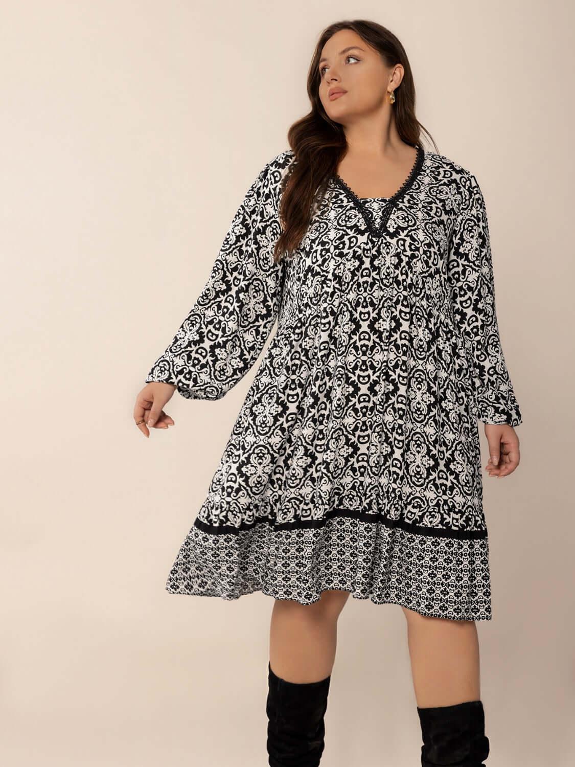 Plus Size Lace Detail Printed Balloon Sleeve Dress