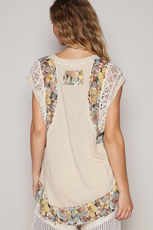 POL Floral Frayed Hem Crochet Cap Sleeve Top