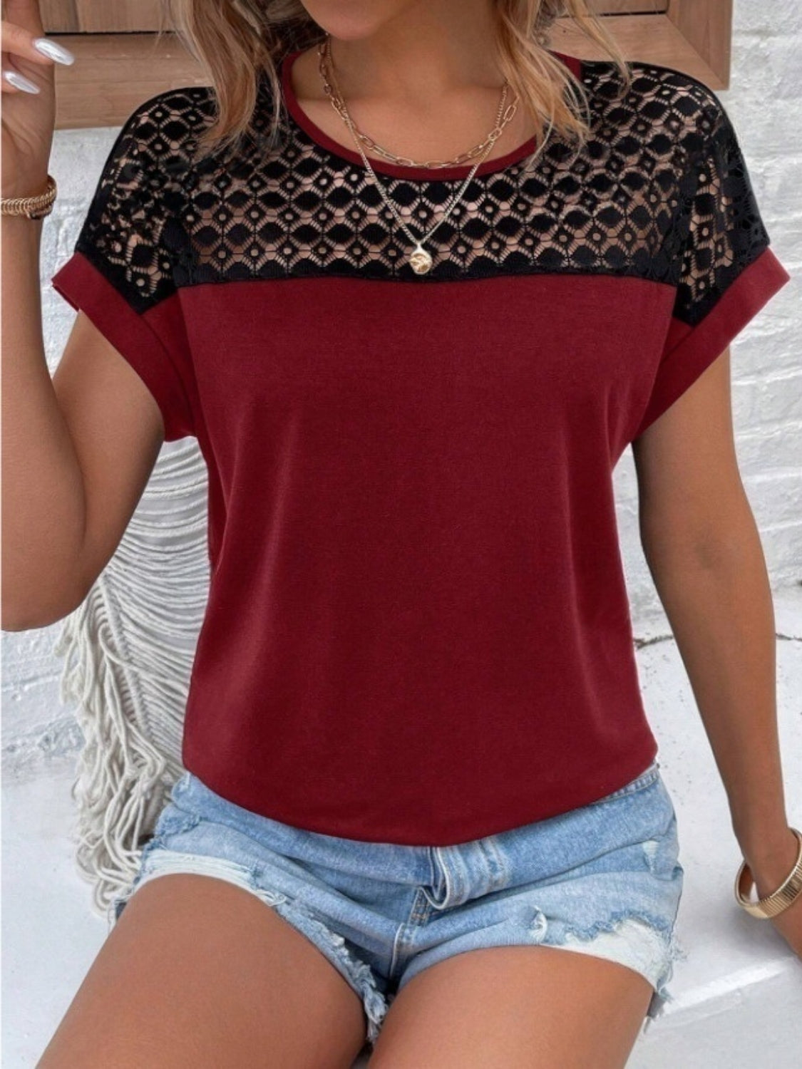 Contrast Lace Round Neck Short Sleeve Blouse