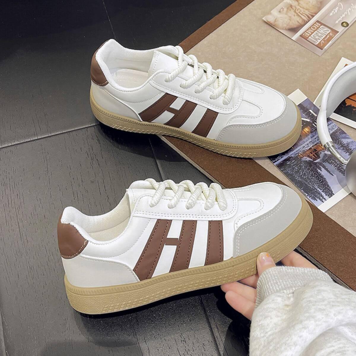 Contrast Round Toe Platform Sneakers