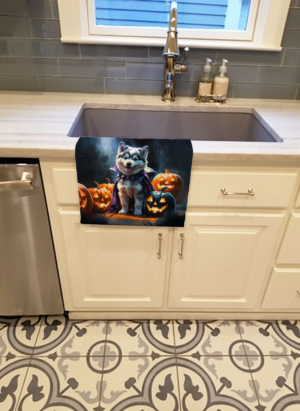 Alaskan Malamute Puppy Halloween Kitchen Towel Dish Cloths Guest Hand Towel Decorative Bathroom Towel for Face,Tea, Dishcloth, Kitchen and Bath