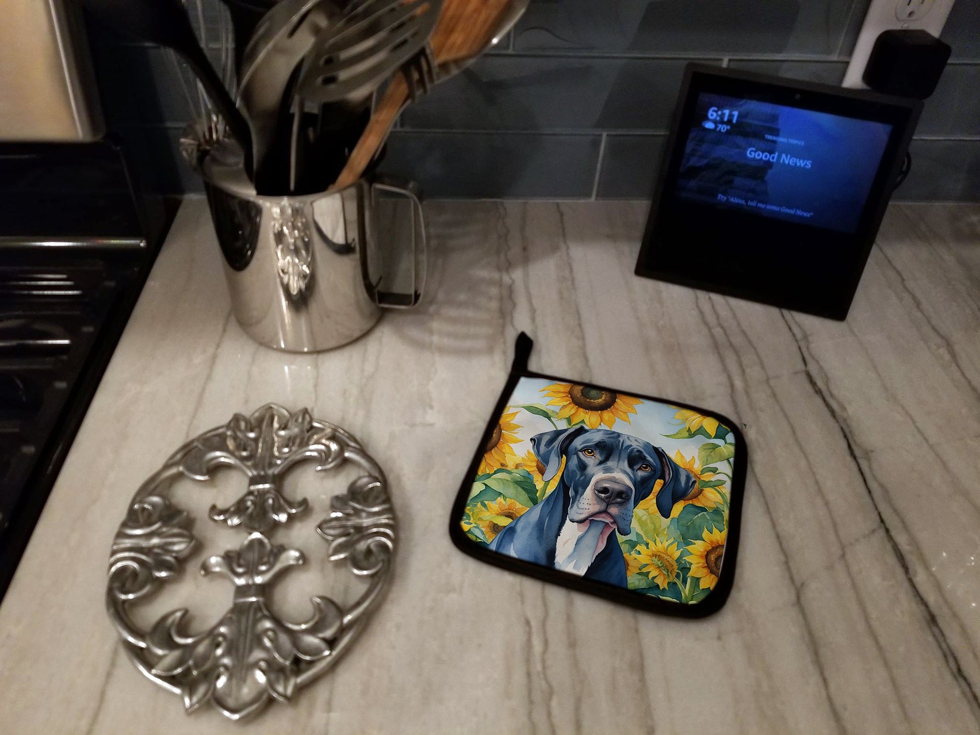 Great Dane in Sunflowers Pair of Pot Holders Kitchen Heat Resistant Pot Holders Sets Oven Hot Pads for Cooking Baking BBQ, 7 1/2 x 7 1/2