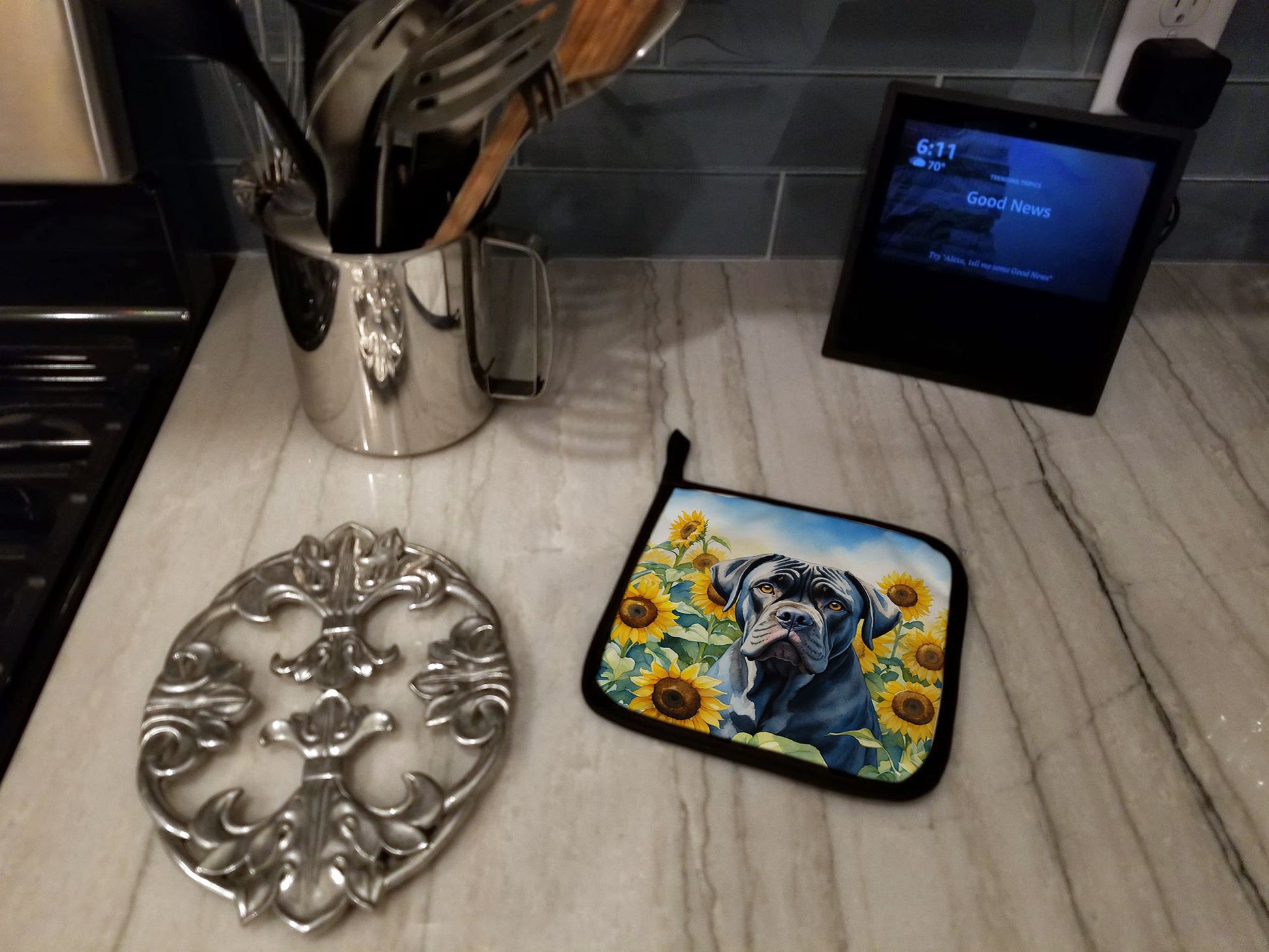 Cane Corso in Sunflowers Pair of Pot Holders Kitchen Heat Resistant Pot Holders Sets Oven Hot Pads for Cooking Baking BBQ, 7 1/2 x 7 1/2