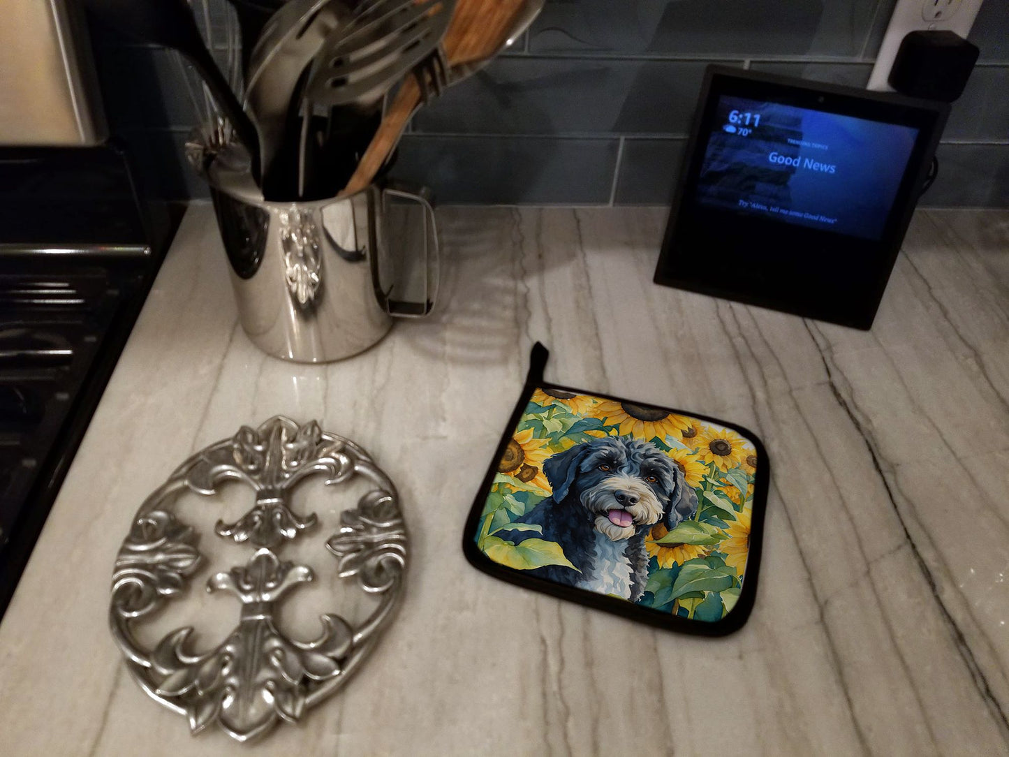Portuguese Water Dog in Sunflowers Pair of Pot Holders Kitchen Heat Resistant Pot Holders Sets Oven Hot Pads for Cooking Baking BBQ, 7 1/2 x 7 1/2