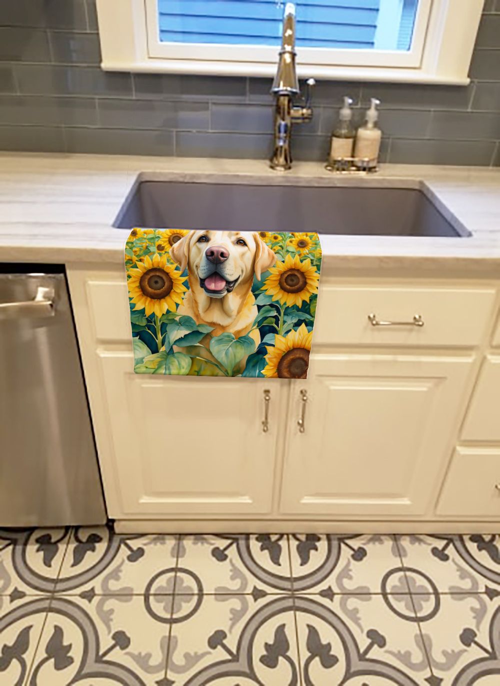 Labrador Retriever in Sunflowers Kitchen Towel Dish Cloths Guest Hand Towel Decorative Bathroom Towel for Face,Tea, Dishcloth, Kitchen and Bath