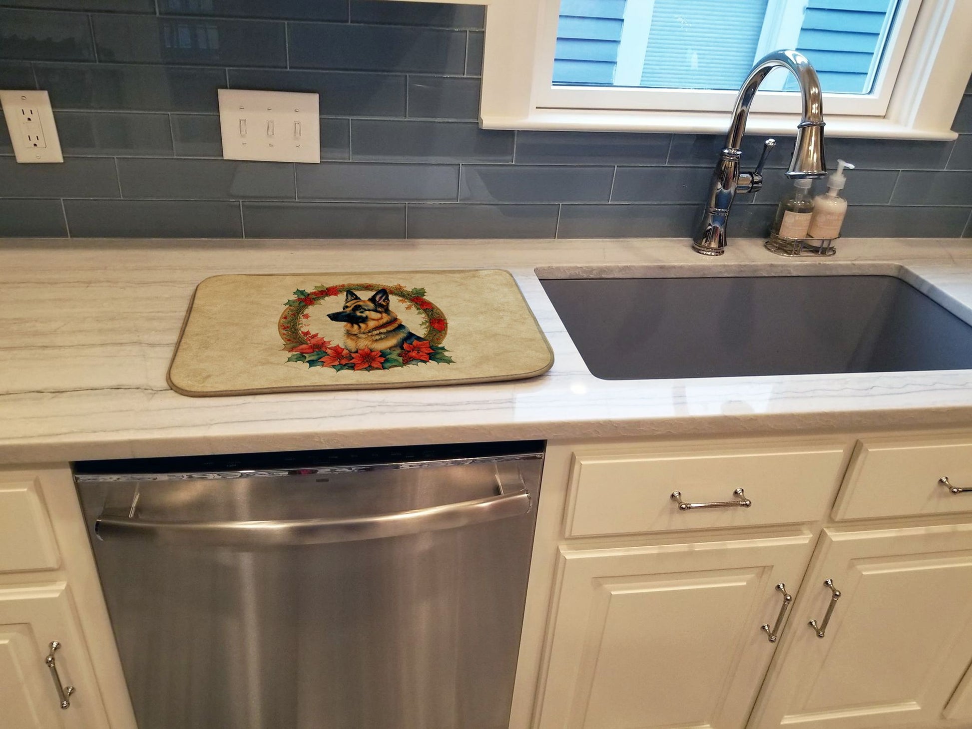 German Shepherd Christmas Flowers Dish Drying Mat Absorbent Dish Drying Mat Pad for Kitchen Counter Dish Drainer Mat for Countertop, 14 x 21", Multicolor