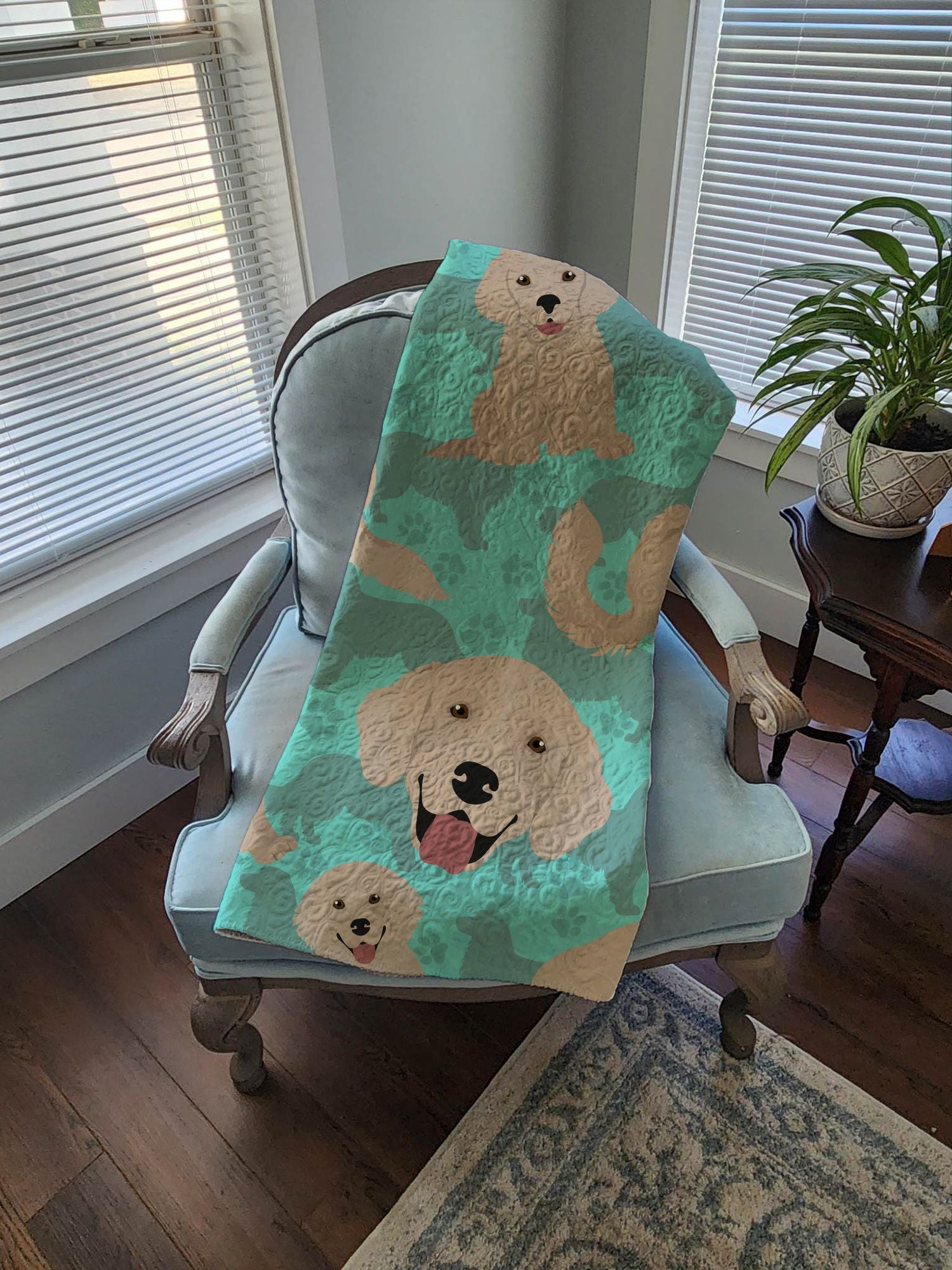 Cream Golden Retriever Quilted Blanket 50x60 Artwork Pattern Quilted Throw Blanket for Bed, Couch, Sofa, Soft and Lightweight