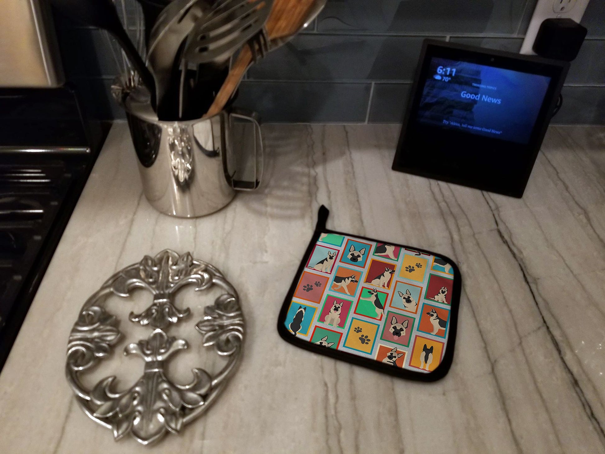 Lots of Black and Silver German Shepherd Pair of Pot Holders Kitchen Heat Resistant Pot Holders Sets Oven Hot Pads for Cooking Baking BBQ, 7 1/2 x 7 1/2