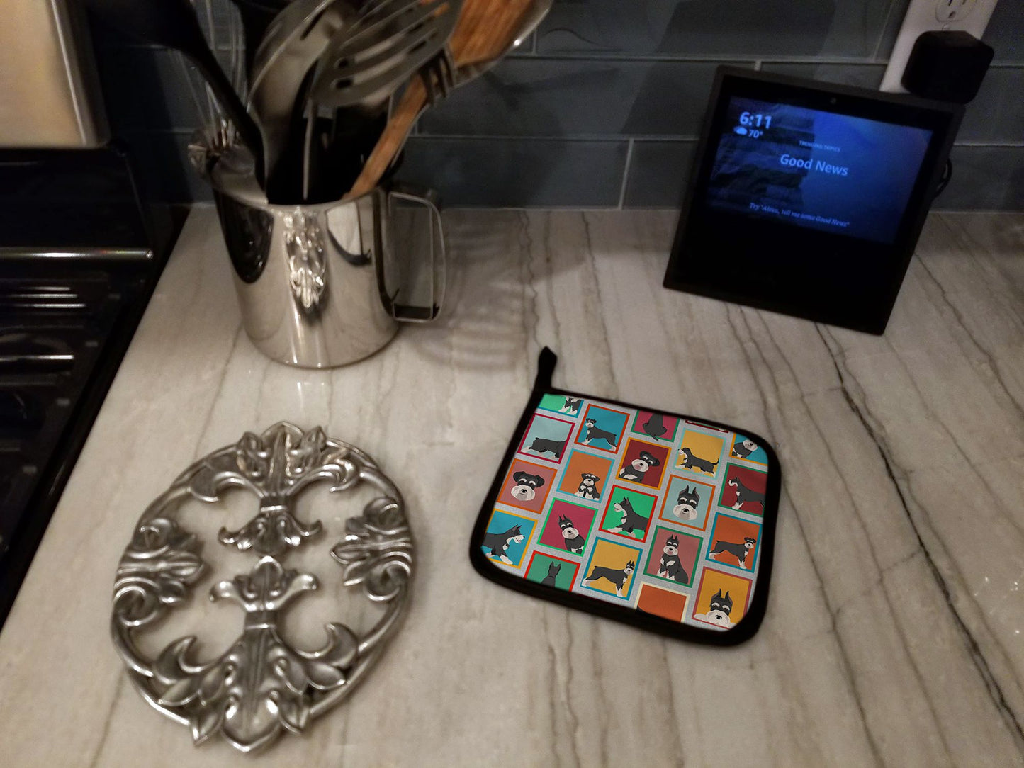 Lots of Black and Silver Schnauzer Pair of Pot Holders Kitchen Heat Resistant Pot Holders Sets Oven Hot Pads for Cooking Baking BBQ, 7 1/2 x 7 1/2