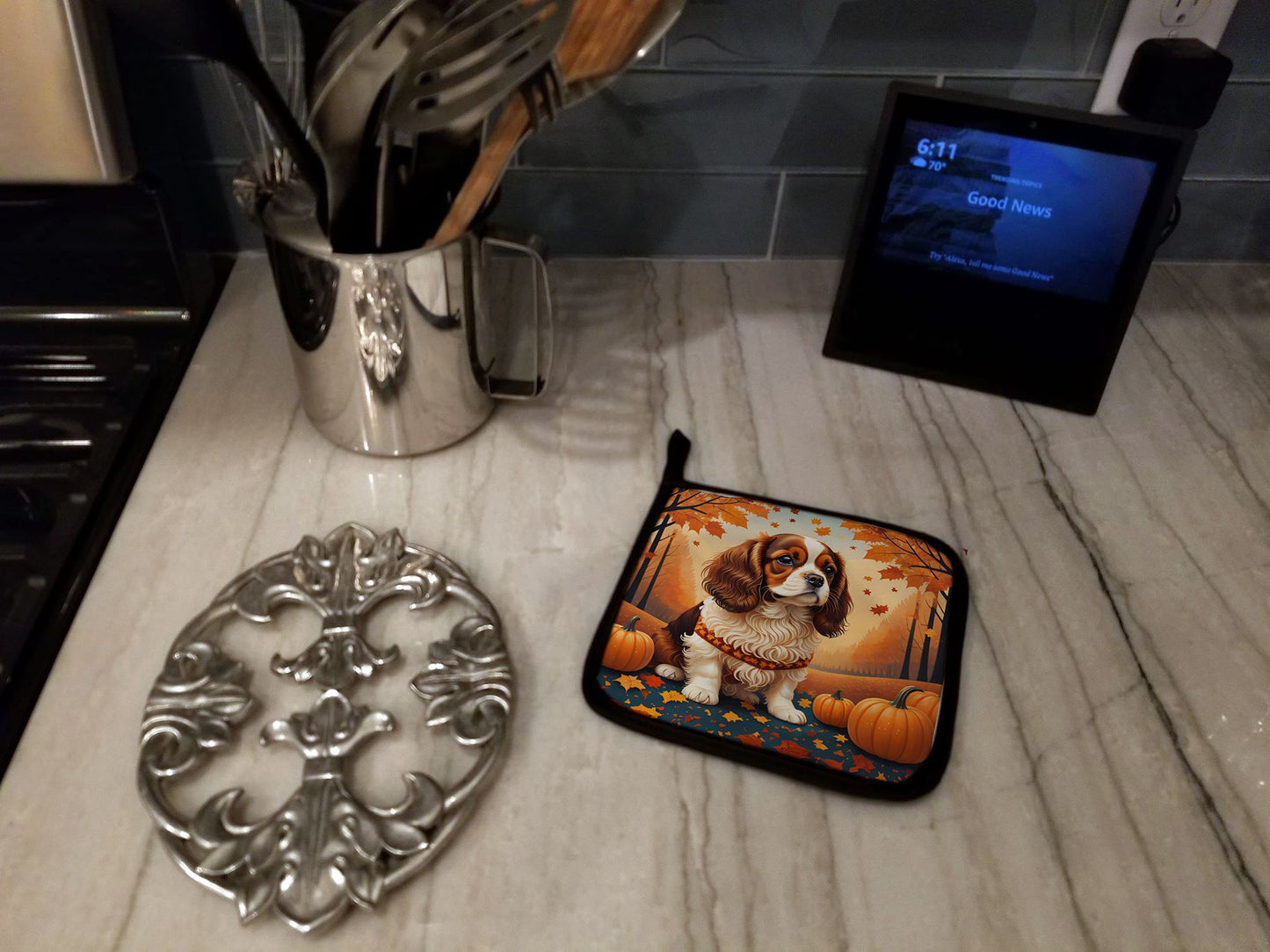 Cavalier Spaniel Fall Pair of Pot Holders Kitchen Heat Resistant Pot Holders Sets Oven Hot Pads for Cooking Baking BBQ, 7 1/2 x 7 1/2